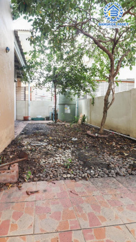 *****บ้านมือสองนนทบุรี ม.ลภาวัน19 ราชพฤกษ์ เนื้อที่ 42 ตร.ว. ฟังก์ชันครบ 4 ห้องนอน 2 ห้องน้ำ 2 ที่จอดรถ บ้านสวย สภาพดี พร้อมเข้าอยู่ บนทำเลที่เชื่อมต่อถนนราชพฤกษ์, ถนนชัยพฤกษ์, ถนนบางกรวย-ไทรน้อย ใกล้รถไฟฟ้าสายสีม่วง "สถานีบางพลู" และจุดขึ้นทางด่วน "แจ้งวัฒนะ"